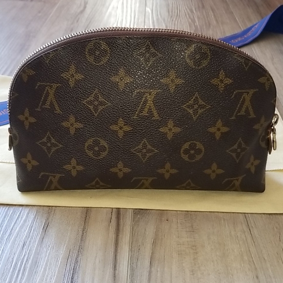 Louis Vuitton Poch. Cosmetic G.M. - Picture 7 of 16